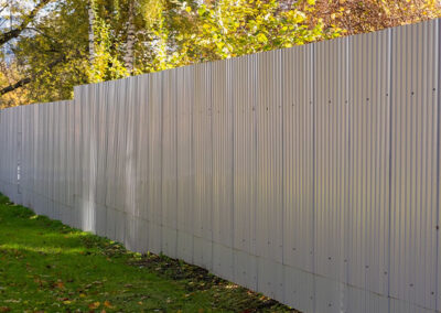 corrugated-metal-privacy-fence-wall